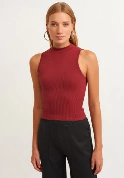OXXO Donna Top - Maroon