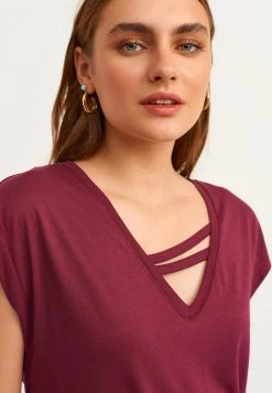 OXXO Donna WEITES MIT BÄNDER DETAIL - T-shirt Basic - Eggplant -Negozio al dettaglio Oxxo 179d8156cdcb44de90f90f29e088dd45
