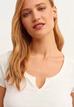 OXXO Donna T-shirt Basic - Ice Milk -Negozio al dettaglio Oxxo 17cc91d378a3424b858fe34945cea970