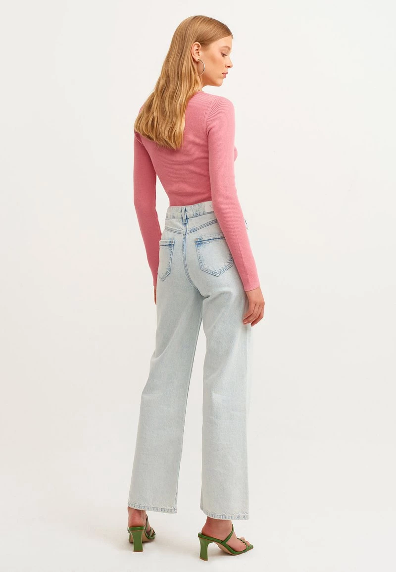 OXXO Donna Jeans A Zampa - Light Denim 5 OXXO Donna Jeans A Zampa - Light Denim - immagine 3