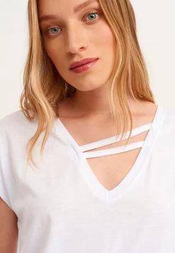 OXXO Donna WEITES MIT BÄNDER DETAIL - T-shirt Basic - White 8 OXXO Donna WEITES MIT BÄNDER DETAIL - T-shirt Basic - White -Negozio al dettaglio Oxxo 1b06cfc8a4d54c97ae40faa7c7f01e57