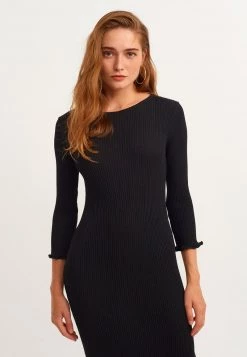 OXXO Donna FIGURBETONENDES MIT MODISCHEM RIPPENSTRICK - Vestito Lungo - Black