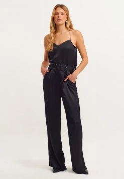 OXXO Donna MIT SPITZEN DETAIL - Top - Black -Negozio al dettaglio Oxxo 1de76b3b05c54215b6211c32c3c62fe9