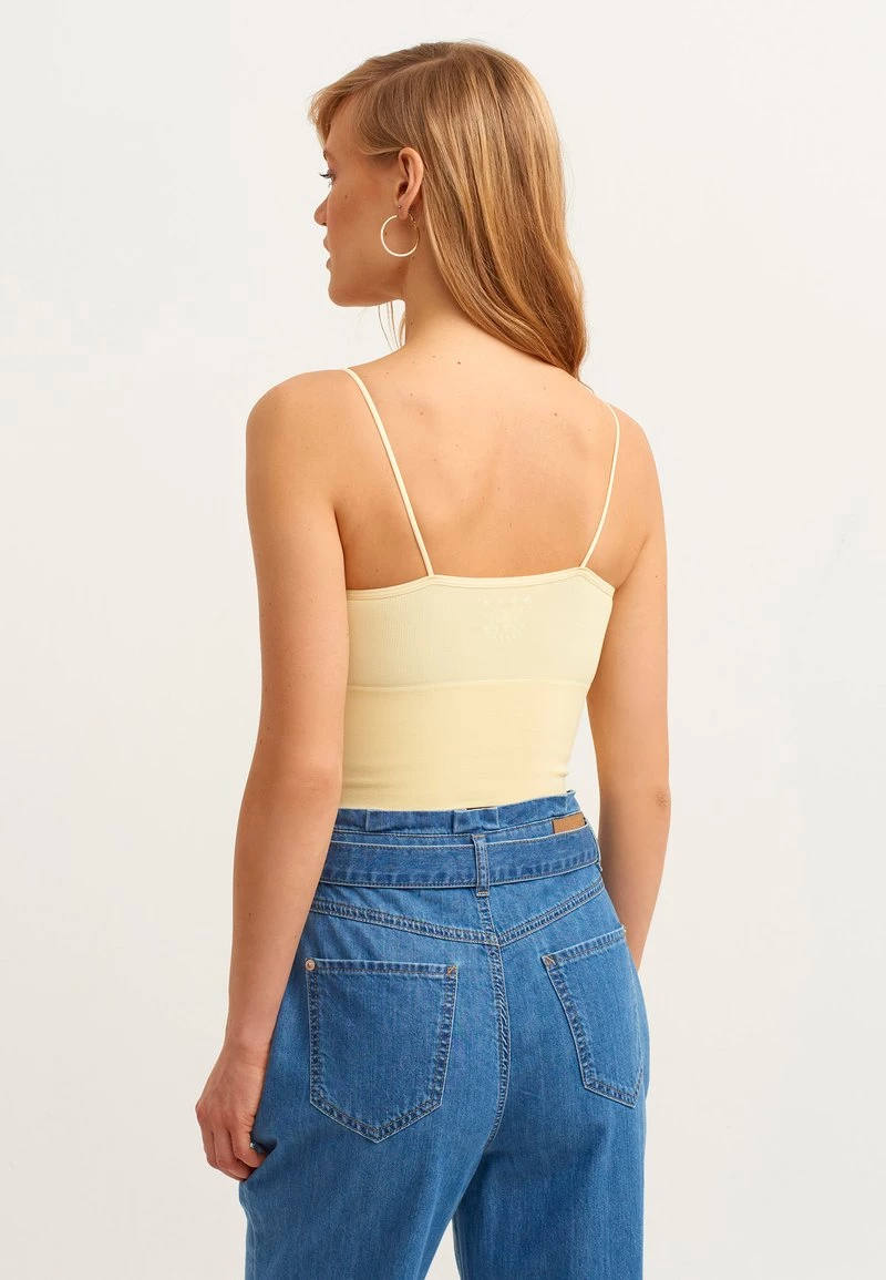 OXXO Donna MIT VERKÜRZTER FORMGEBUNG - Top - Cream 5 OXXO Donna MIT VERKÜRZTER FORMGEBUNG - Top - Cream - immagine 3