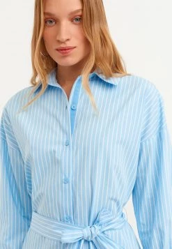 OXXO Donna Abito A Camicia - Placid Blue Stripe 9 OXXO Donna Abito A Camicia - Placid Blue Stripe -Negozio al dettaglio Oxxo 238982382037448d9fc0cbb8fd043cfc