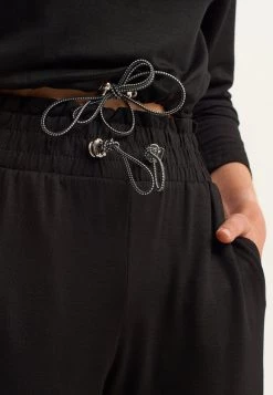 OXXO Donna Pantaloni Sportivi - Black -Negozio al dettaglio Oxxo 277254c35213402cafe27f099530ac8c