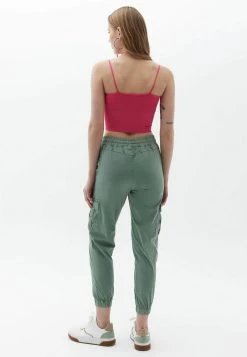 OXXO Donna MIT ENGEN BEINABSCHLÜSSEN - Pantaloni Cargo - Antik Hedge Green -Negozio al dettaglio Oxxo 29b3c74b3479453b8161571f641c8a20