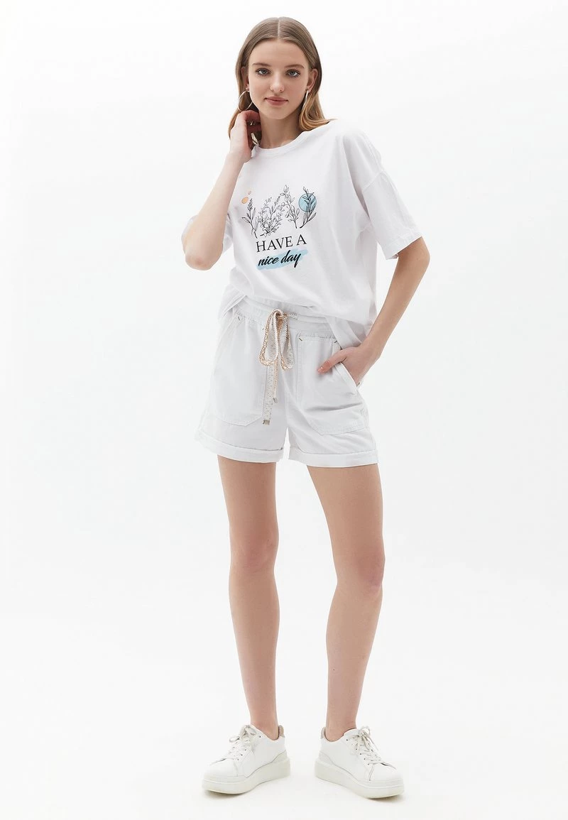 OXXO Donna Shorts - White 4 OXXO Donna Shorts - White - immagine 2