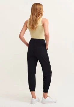 OXXO Donna FLIESSENDER - Pantaloni Sportivi - Black 8 OXXO Donna FLIESSENDER - Pantaloni Sportivi - Black -Negozio al dettaglio Oxxo 3395713bf0d344e1be7014e6dda20176