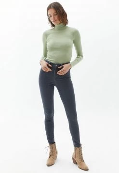 OXXO Donna Maglione - Reseda -Negozio al dettaglio Oxxo 3600fc5a3c9646eb844388d1e2747472