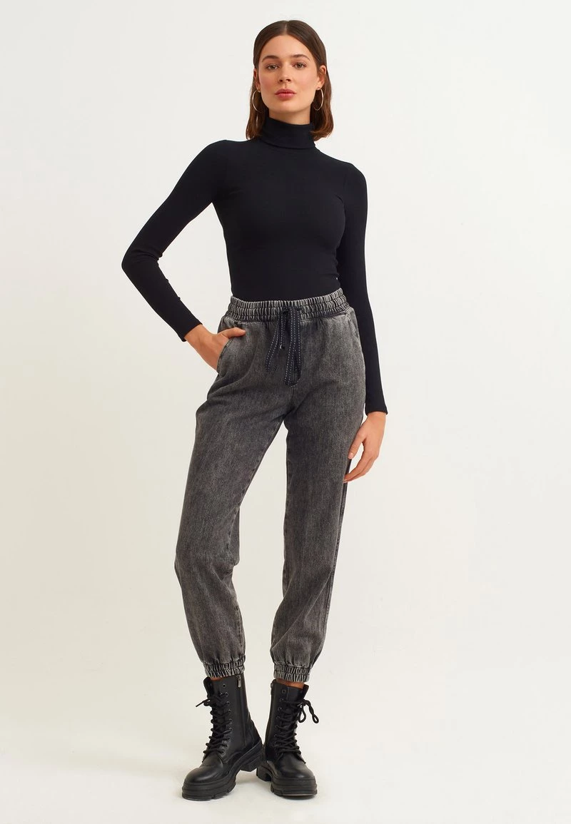 OXXO Donna Jeans A Sigaretta - Black Denim 3 OXXO Donna Jeans A Sigaretta - Black Denim