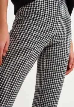 OXXO Donna GEMUSTERTE MIT GESCHLITZER - Pantaloni - Black White -Negozio al dettaglio Oxxo 3b35f7e83d69425b886820ada4ba743a
