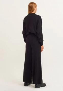 OXXO Donna MIT AUSGESTELLTER BEINFORM - Pantaloni - Black -Negozio al dettaglio Oxxo 3bb576ab442e4252bbc4ffa775c9ef9e