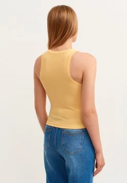 OXXO Donna Top - Abricock 8 OXXO Donna Top - Abricock -Negozio al dettaglio Oxxo 3dc2ca7fe95f46df91004f4d6e9516d5