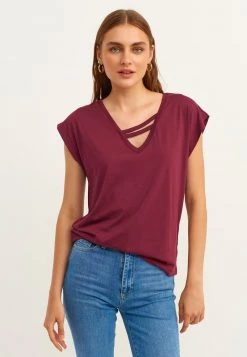 OXXO Donna WEITES MIT BÄNDER DETAIL - T-shirt Basic - Eggplant -Negozio al dettaglio Oxxo 3fd99a673efe405092aeb4d771525484