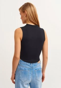 OXXO Donna MIT GEKREUZTER VORDERSEITE - Top - Black 8 OXXO Donna MIT GEKREUZTER VORDERSEITE - Top - Black -Negozio al dettaglio Oxxo 4969dbdaf4cd482498083b99f121ff8d