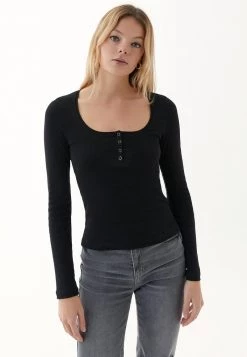 OXXO Donna MIT KNOPFDETAILS - Maglietta A Manica Lunga - Black
