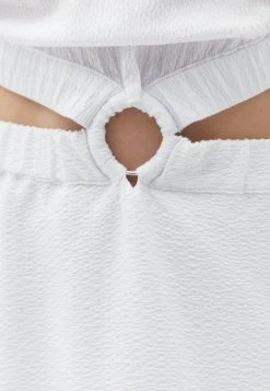 OXXO Donna CUT OUT OPTIK - Vestito Lungo - White -Negozio al dettaglio Oxxo 534d4af7c85242c9bd9dceacebd70beb