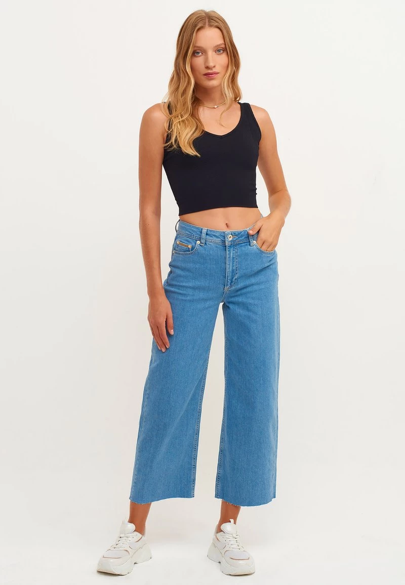 OXXO Donna Top - Black 4 OXXO Donna Top - Black - immagine 2