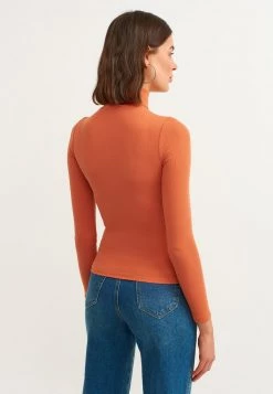 OXXO Donna Maglione - Tulipa -Negozio al dettaglio Oxxo 571de9e633c24706bd5aa7d5377c8b2a