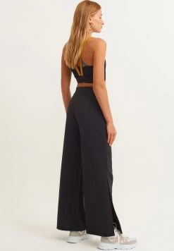 OXXO Donna JOGGING MIT SEITLICHEN SCHLITZEN - Pantaloni - Black -Negozio al dettaglio Oxxo 57d42395cb4a45d1bb35b05b084a3866