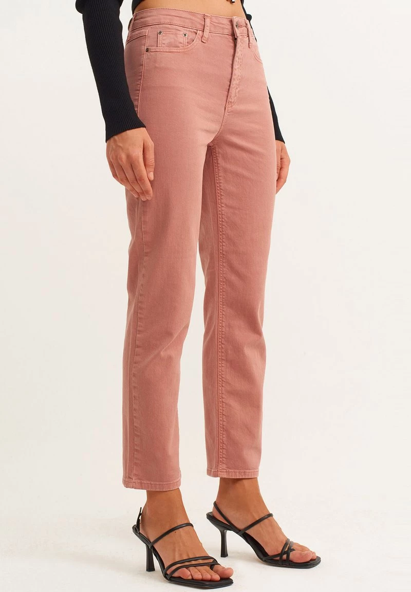 OXXO Donna Jeans Slim Fit - Brown 3 OXXO Donna Jeans Slim Fit - Brown