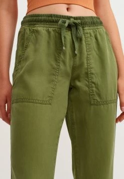 OXXO Donna MIT ENGEN HOSENBÜNDCHEN - Pantaloni Sportivi - Antik Lichen -Negozio al dettaglio Oxxo 5beebf0a28014449bb04b07b244f367e