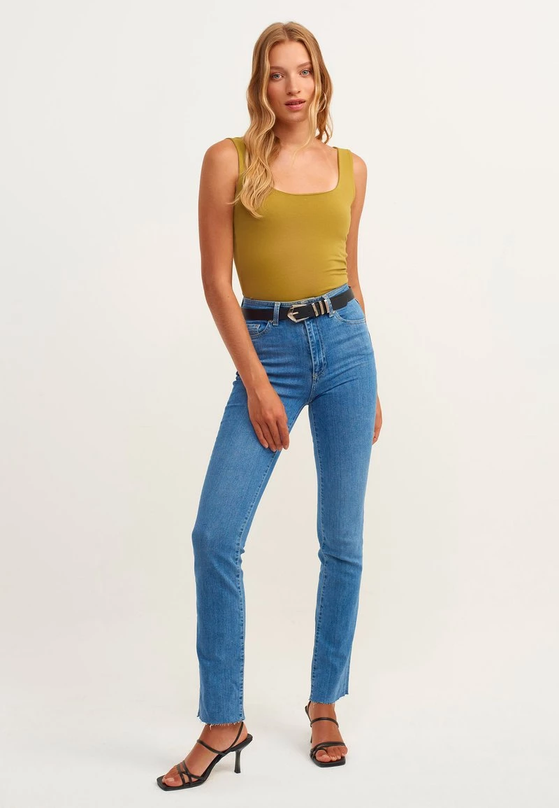 OXXO Donna Top - Asparagus 4 OXXO Donna Top - Asparagus - immagine 2