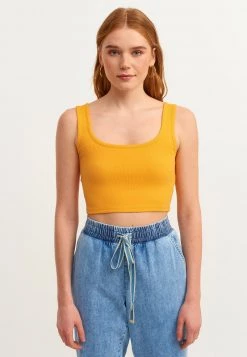OXXO Donna Top - Ocher