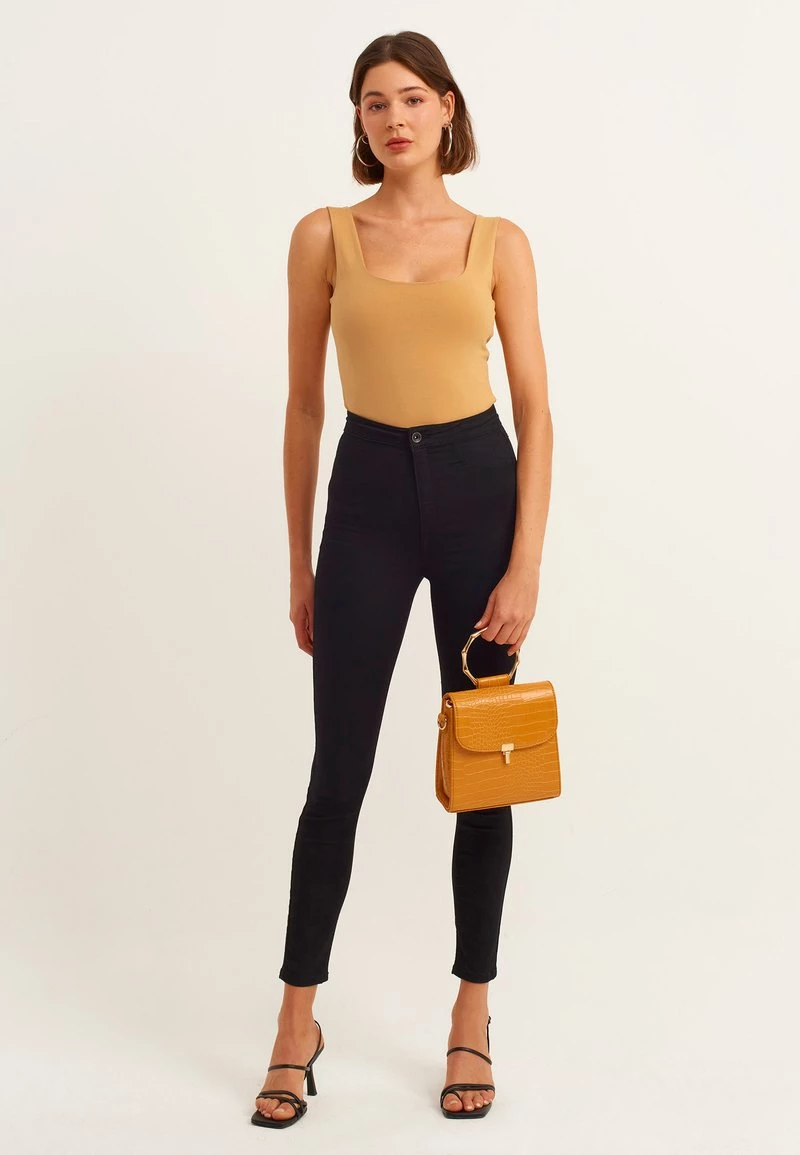 OXXO Donna Top - Yogi 4 OXXO Donna Top - Yogi - immagine 2