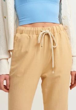 OXXO Donna MIT BINDEDETAIL - Pantaloni Sportivi - Yellow -Negozio al dettaglio Oxxo 6e65f9edc7304978969a969e5ce821a1