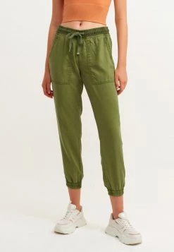 OXXO Donna MIT ENGEN HOSENBÜNDCHEN - Pantaloni Sportivi - Antik Lichen