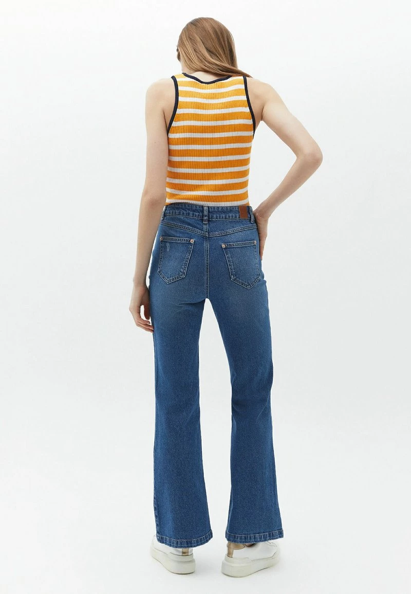 OXXO Donna MIT MITTLERER TAILLENFORM - Jeans A Zampa - Mid Denim 4 OXXO Donna MIT MITTLERER TAILLENFORM - Jeans A Zampa - Mid Denim - immagine 2