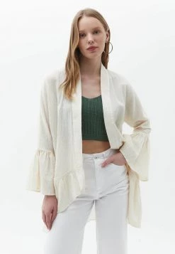 OXXO Donna DETAILS - Cappotto Corto - Buttercream