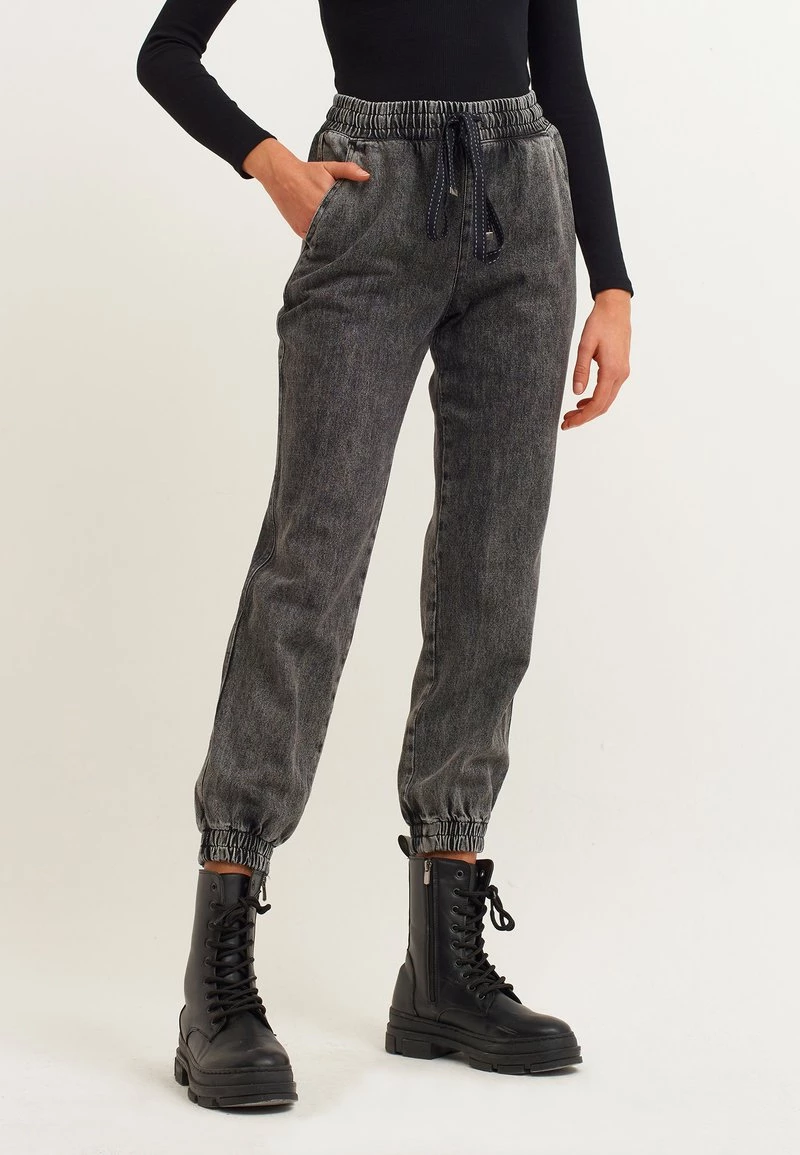 OXXO Donna Jeans A Sigaretta - Black Denim 5 OXXO Donna Jeans A Sigaretta - Black Denim - immagine 3