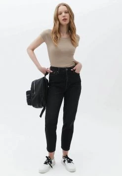 OXXO Donna MIT WEITEM AUSSCHNITT - T-shirt Basic - Light Taupe -Negozio al dettaglio Oxxo 7fcb7171ff824bbfbef61f8a4aeae60f