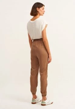 OXXO Donna MIT BINDEDETAIL - Pantaloni Sportivi - Brown -Negozio al dettaglio Oxxo 8ac24c00c7784d1cb287579f665460e8