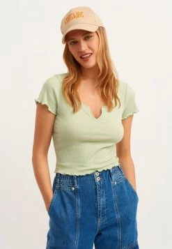 OXXO Donna MIT WELLIGEN SÄUMEN - T-shirt Basic - Succulent -Negozio al dettaglio Oxxo a44128e3456e4ac7a6c43a6b14fd33ee