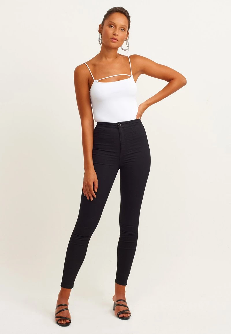 OXXO Donna MIT FEINEN TRÄGERN - Top - White 4 OXXO Donna MIT FEINEN TRÄGERN - Top - White - immagine 2