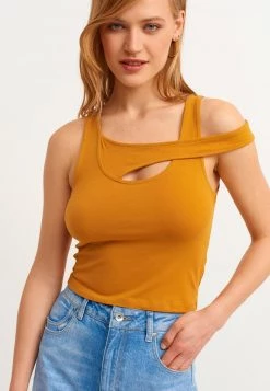 OXXO Donna Top - Cumino 9 OXXO Donna Top - Cumino -Negozio al dettaglio Oxxo a60294a7dc444ce5a43400a316a45383