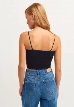 OXXO Donna MIT VERKÜRZTER FORMGEBUNG - Top - Black 8 OXXO Donna MIT VERKÜRZTER FORMGEBUNG - Top - Black -Negozio al dettaglio Oxxo b0382051b85f464ea42f6607cdf7f37d