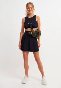 OXXO Donna MIT RAFFINIERTEM SCHNITT - Top - Black -Negozio al dettaglio Oxxo b25397fa07184735bd304e779917e2a5