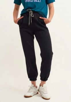 OXXO Donna MIT ENGEN BEINABSCHLÜSSEN - Pantaloni Sportivi - Black