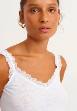 OXXO Donna Top - White 8 OXXO Donna Top - White -Negozio al dettaglio Oxxo bf972593c52841e4a030b83460de9765