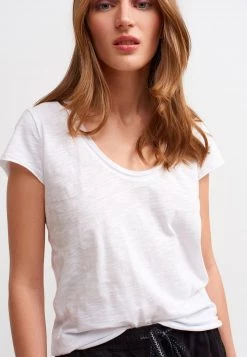 OXXO Donna T-shirt Basic - White -Negozio al dettaglio Oxxo c5c07b24619f40cfa8891ff54b7864b1