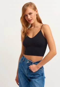 OXXO Donna MIT VERKÜRZTER FORMGEBUNG - Top - Black