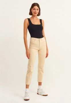 OXXO Donna MIT ECKIGEM AUSSCHNITT - Top - Black -Negozio al dettaglio Oxxo cb22c450b8284955a718d8fecf3c6fbc