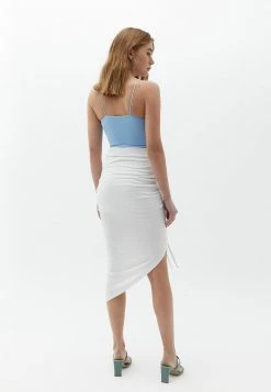 OXXO Donna GERAFFTEM BINDEDETAIL - Gonna A Tubino - White -Negozio al dettaglio Oxxo d758fcbf0b3a43efa9fd9911a304a1f0