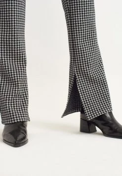 OXXO Donna GEMUSTERTE MIT GESCHLITZER - Pantaloni - Black White -Negozio al dettaglio Oxxo d7bdc32f78c04a66937311ad45ef4f61