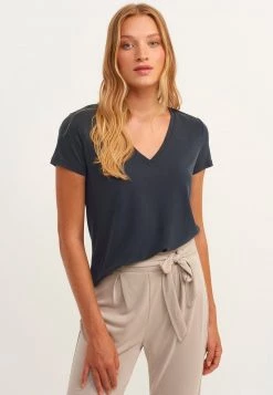 OXXO Donna MIT V AUSSCHNITT - T-shirt Basic - Black -Negozio al dettaglio Oxxo d9f5437f42ba43898b8e0587778d41de